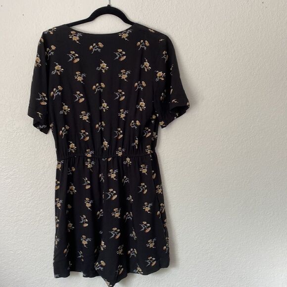 Madewell Button-Front Day Romper in Daisies - Picture 5 of 5